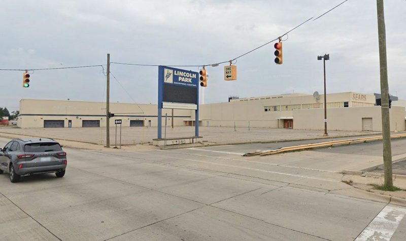Sears Shopping Center (Lincoln Park Shopping Center) - 2023 (newer photo)